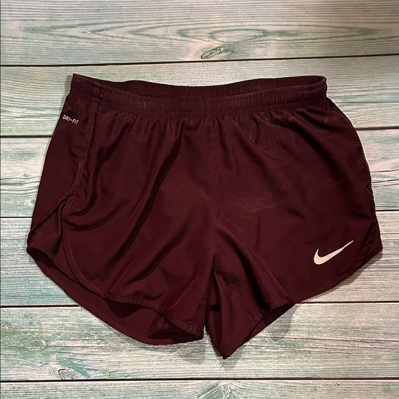 Nike Women's Black Athletic Shorts - Picture 1 of 3